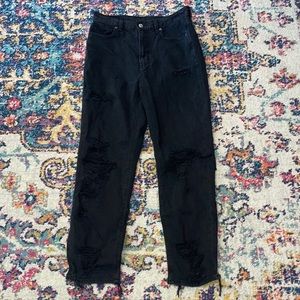 American Eagle Black Jean with holes